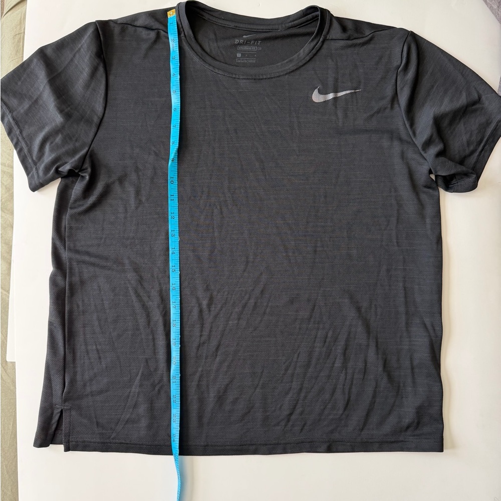 EUC Nike Men’s Dri-fit workout t shirt some large mens drifit